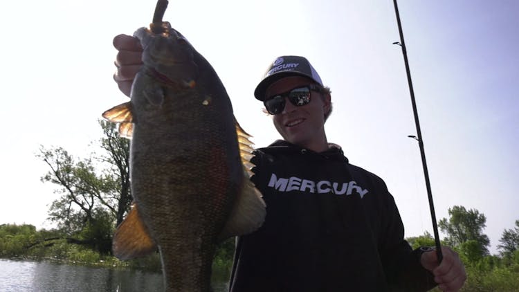 
Hank Parker Outdoors: Smallmouth on the beds
